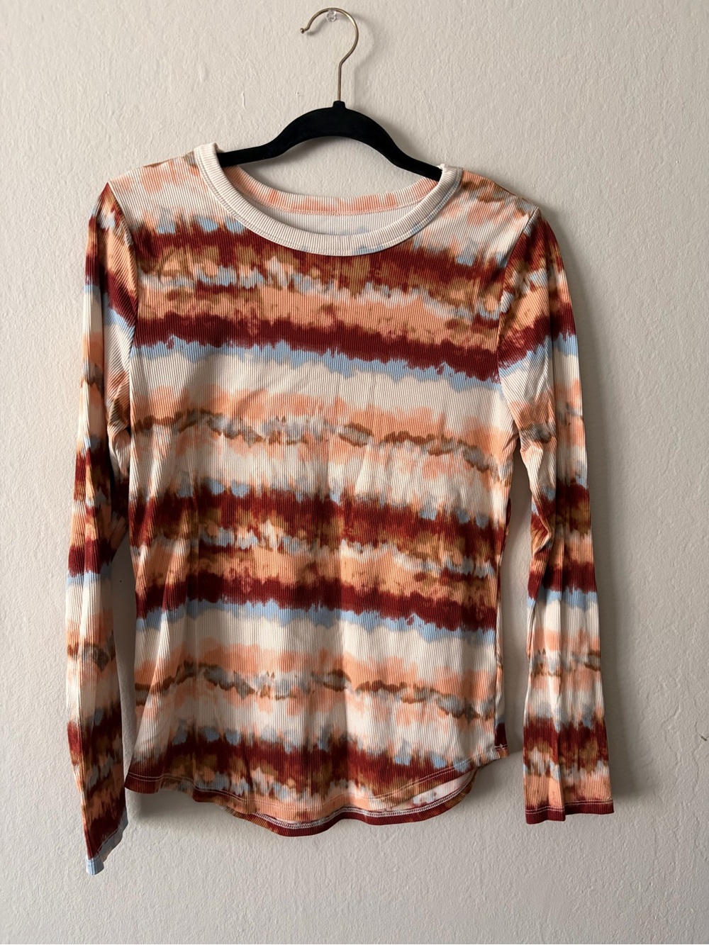 No Boundaries Long Sleeve Tie-Dye Crewneck Top in Rust, Cream & Light Blue